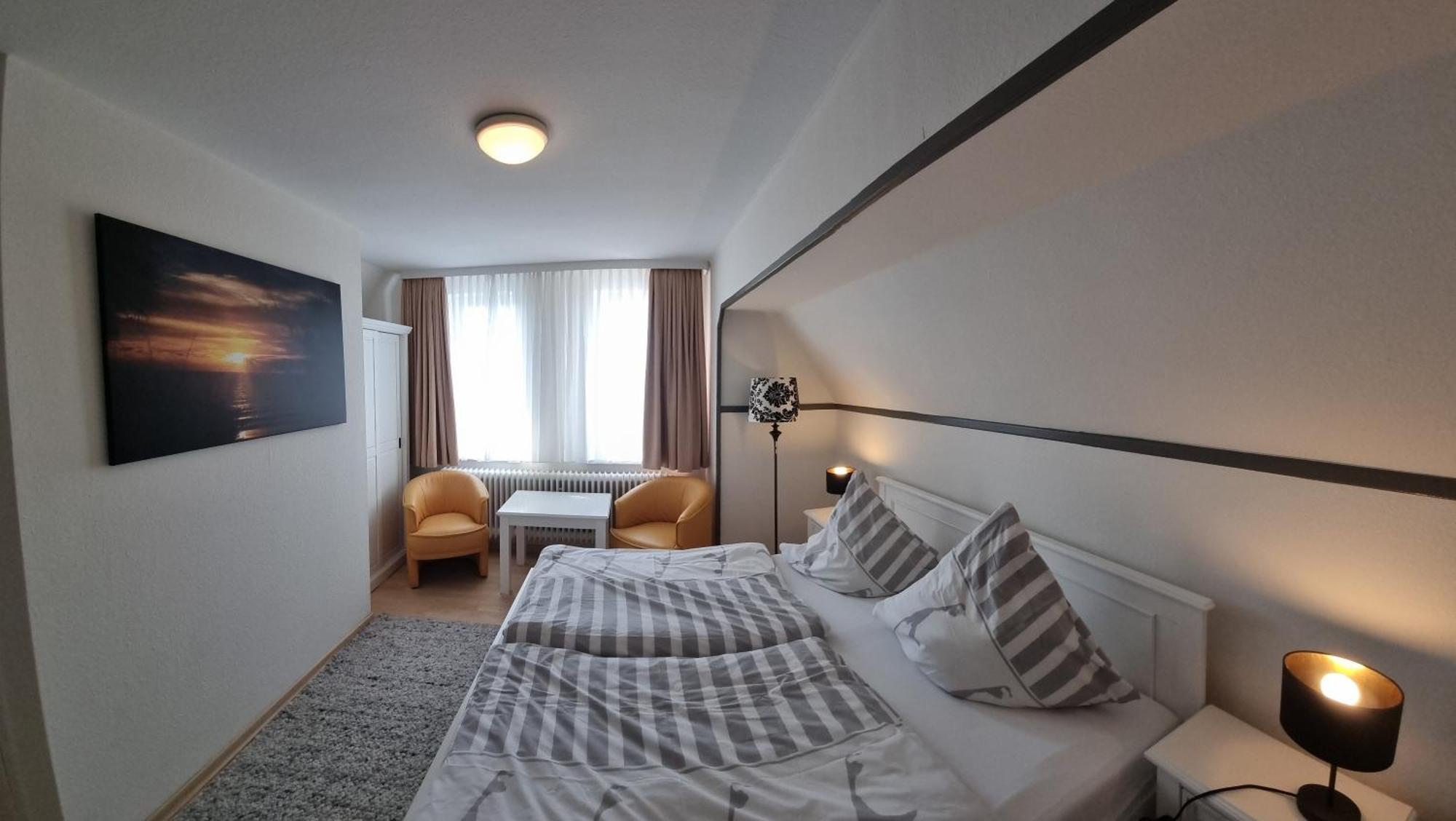 Hotel-Cafe-Lindow Wenningstedt-Braderup Eksteriør bilde