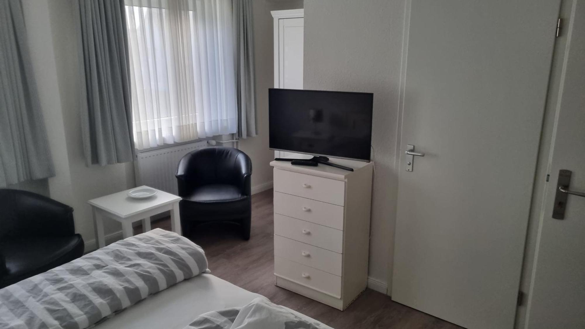 Hotel-Cafe-Lindow Wenningstedt-Braderup Eksteriør bilde