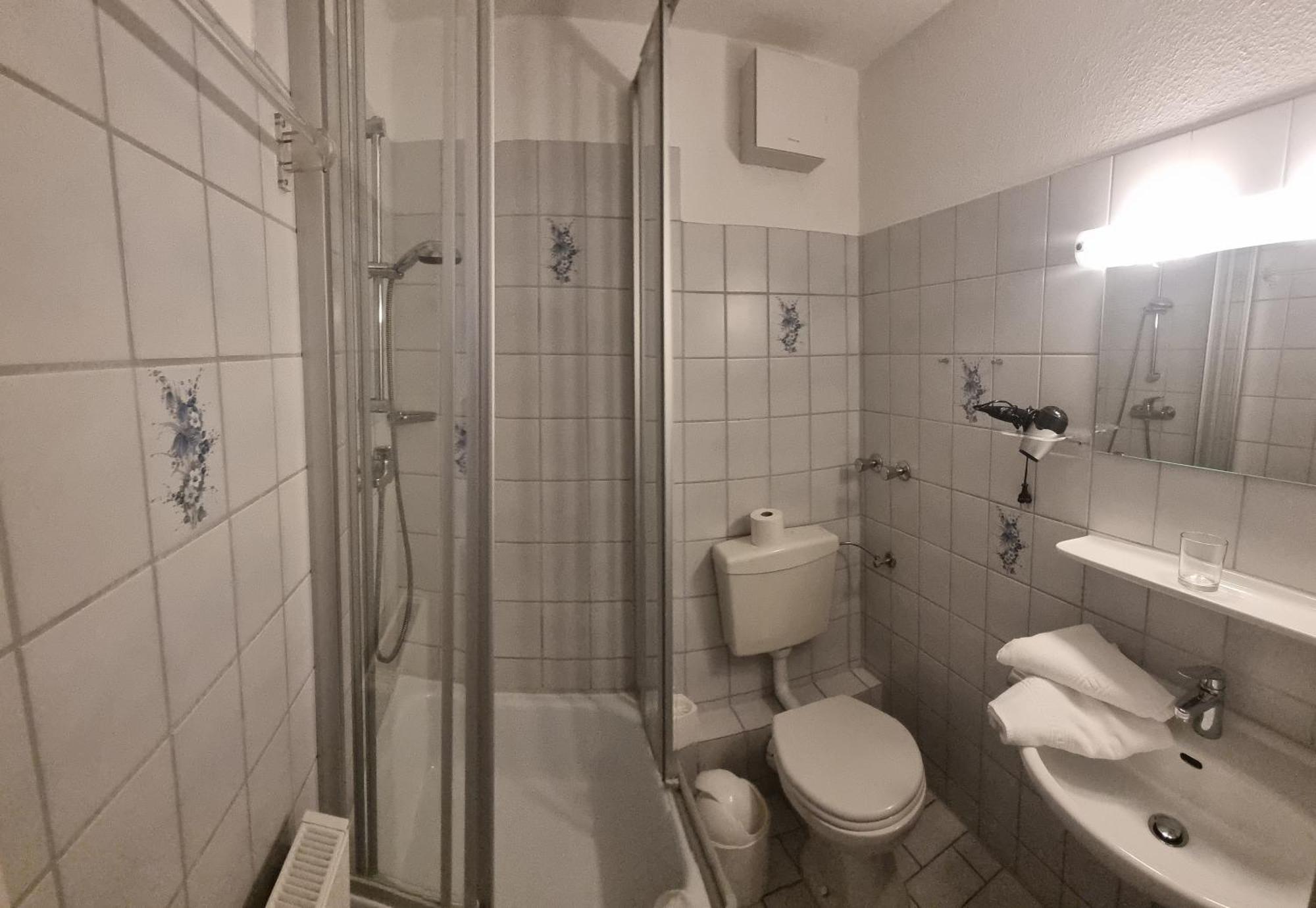 Hotel-Cafe-Lindow Wenningstedt-Braderup Eksteriør bilde